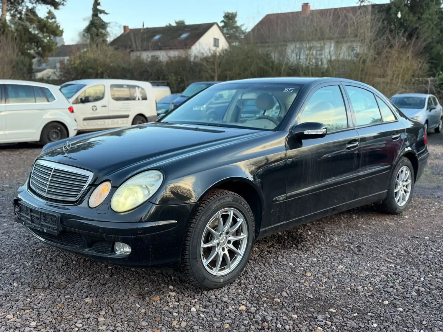 Mercedes-Benz E 240 Lim. Automatik Unfall Schwarz - 1