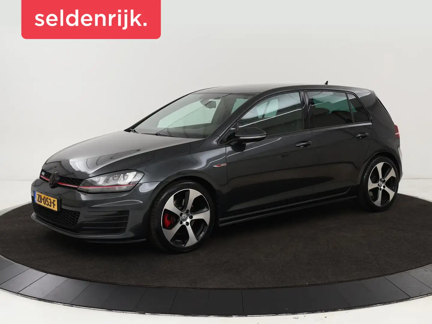 Volkswagen Golf GTI 2.0 TSI | Automaat | Stoelverwarming | Navigatie | Grijs - 1