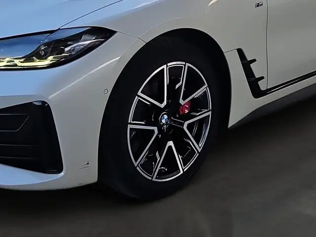 BMW 4 Series view 10