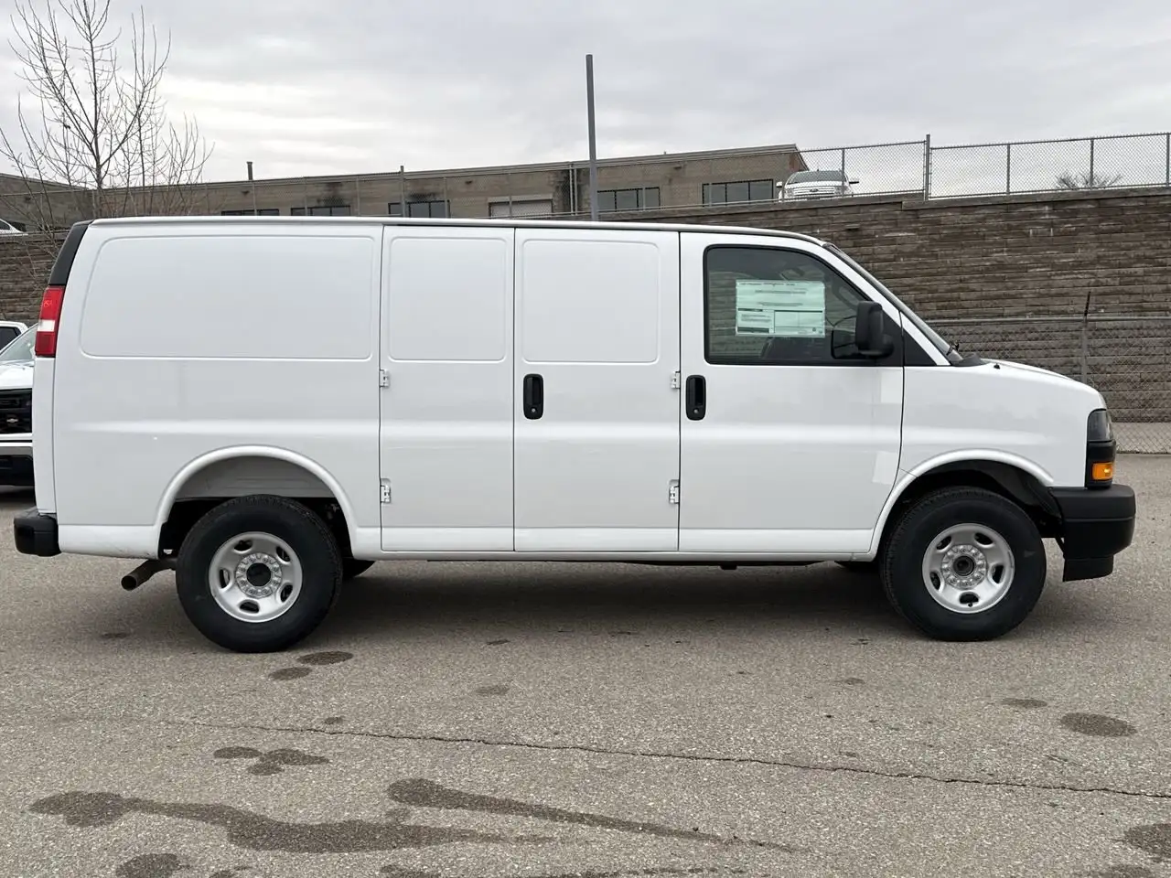 Chevrolet Express 2500 снимка Chevrolet Express 2500