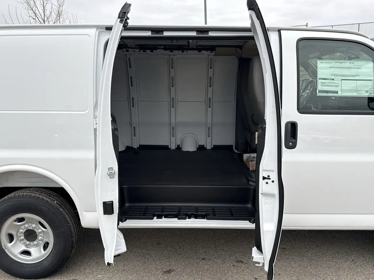Chevrolet Express 2500 снимка Chevrolet Express 2500