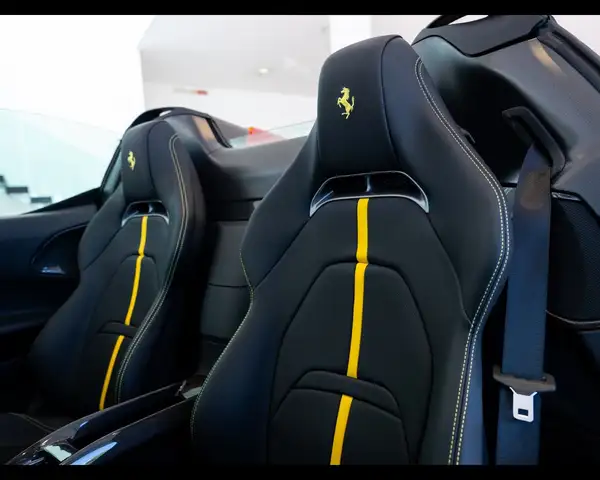 Ferrari SF90 Spider view 6