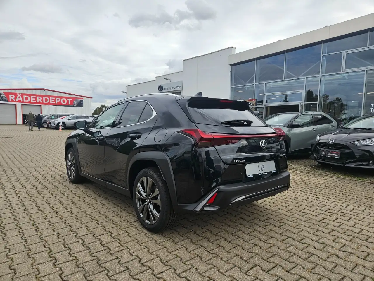 Lexus UX 300h F Sport Design Kamera, SHZ, LED, Navi 5