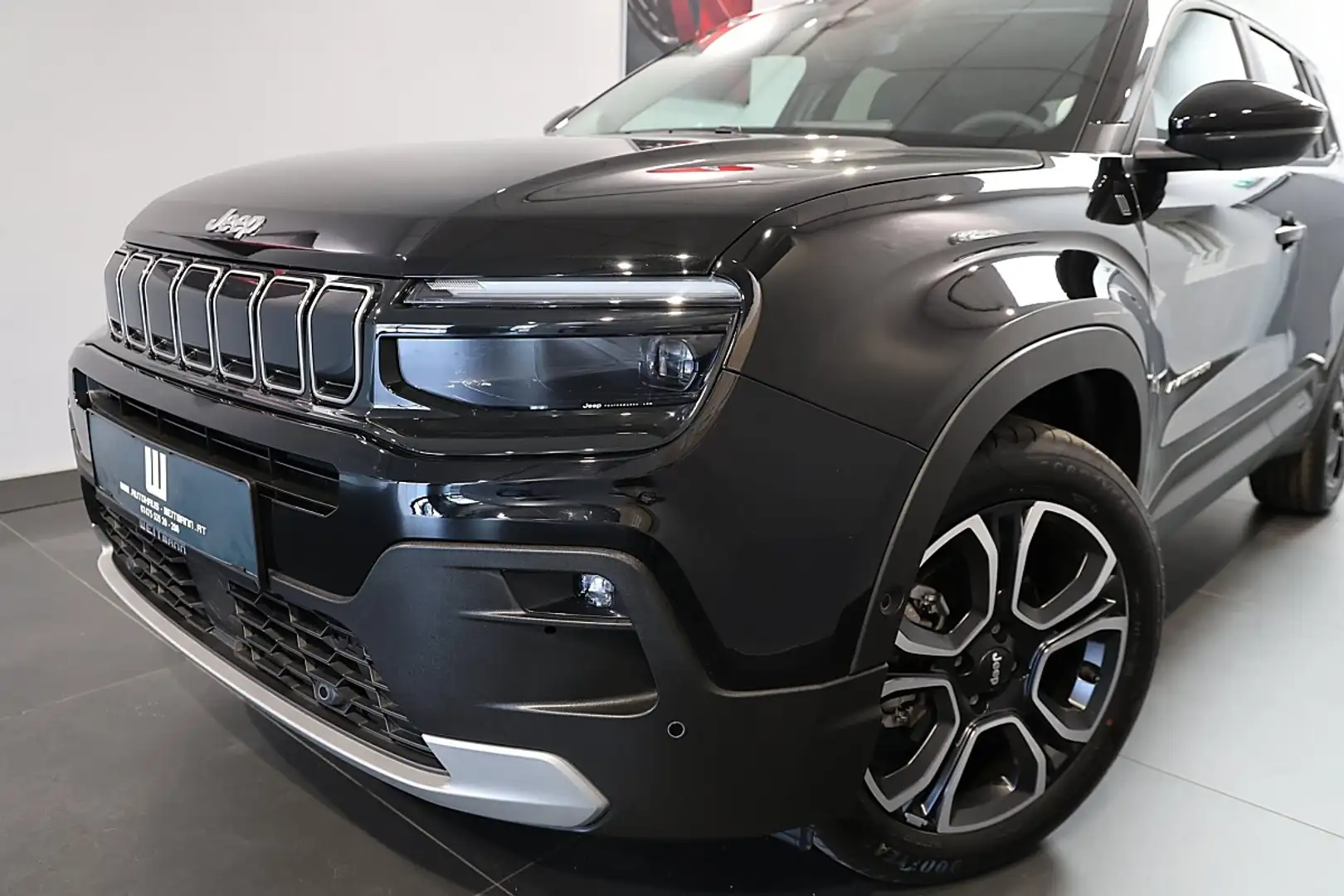 Jeep Avenger BEV 54 kWh 156PS Summit Schwarz - 2