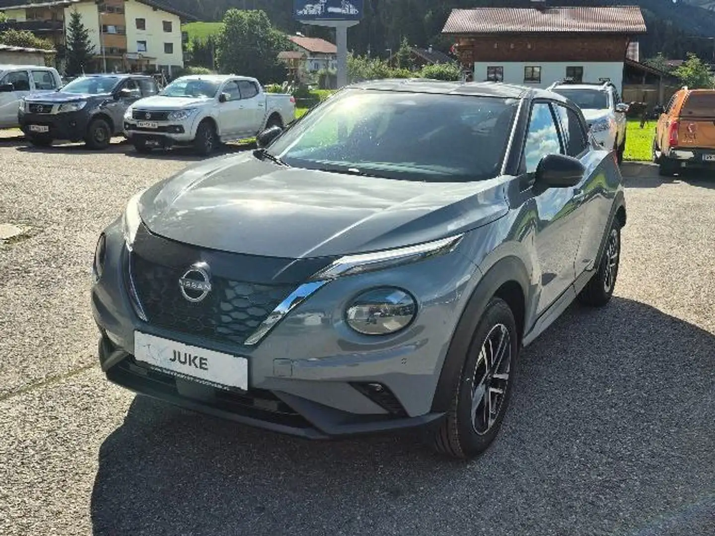 Nissan Juke N-Connecta DHT-Hybrid Automatik Grau - 1