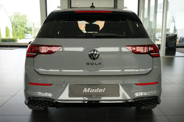 Volkswagen Golf view 4
