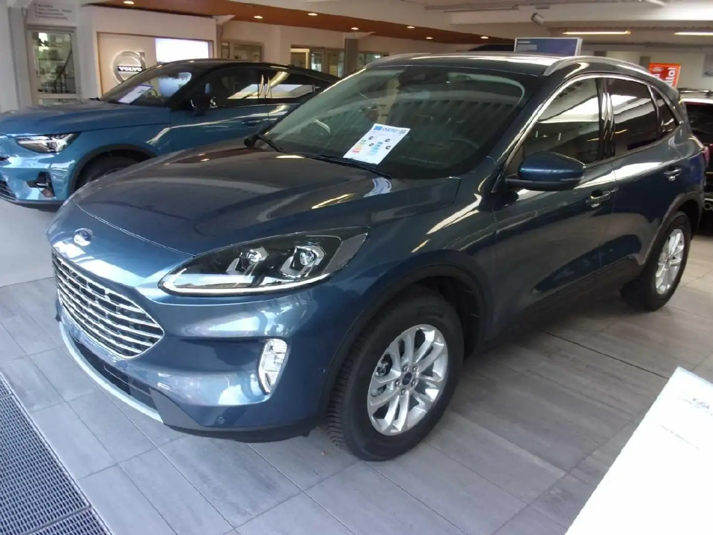 Ford Kuga Hybrid Titanium X Blau - 1