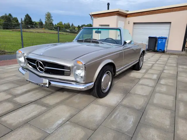 Mercedes-Benz SL 280 Pagode