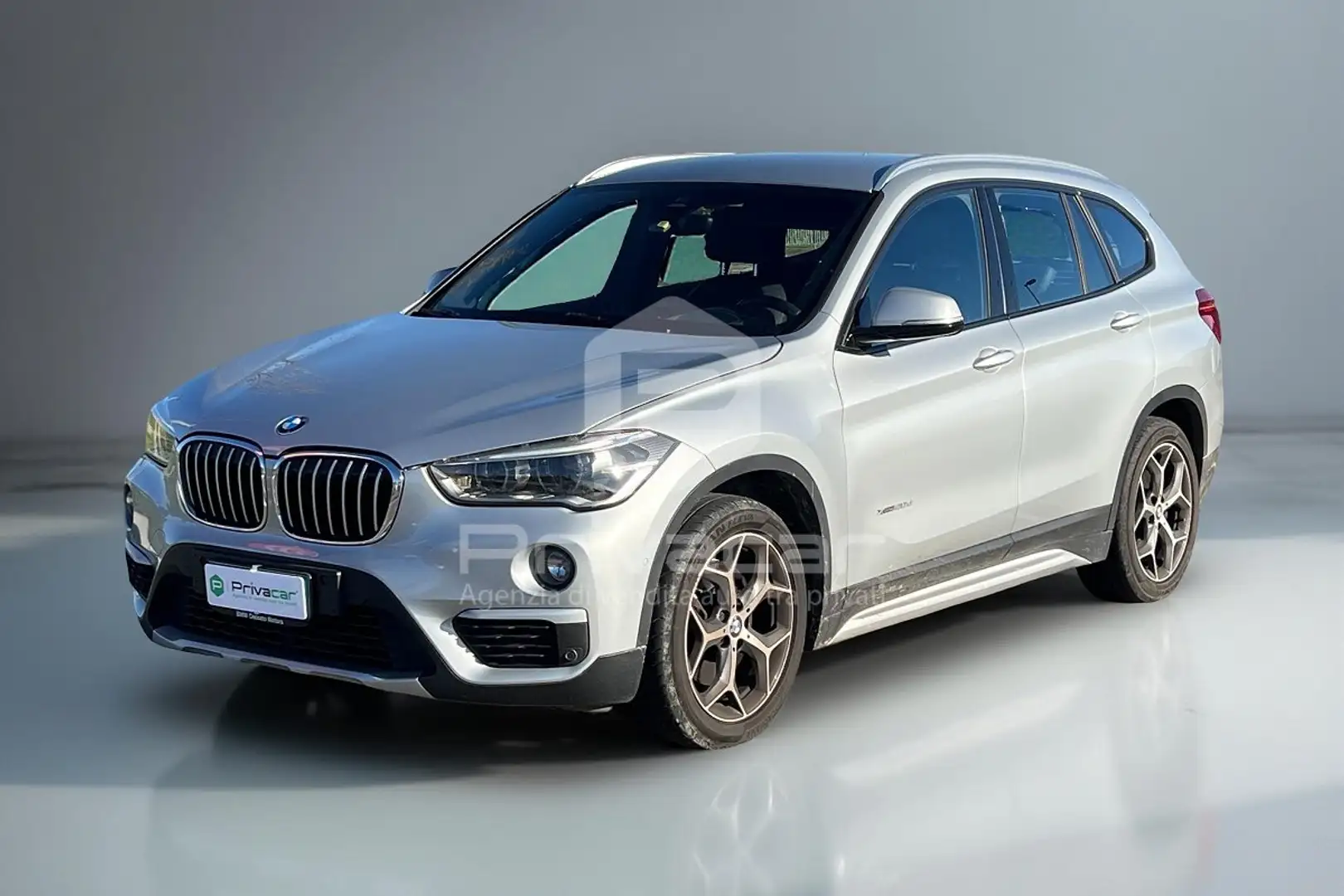 BMW X1 X1 xDrive20d xLine Plateado - 1