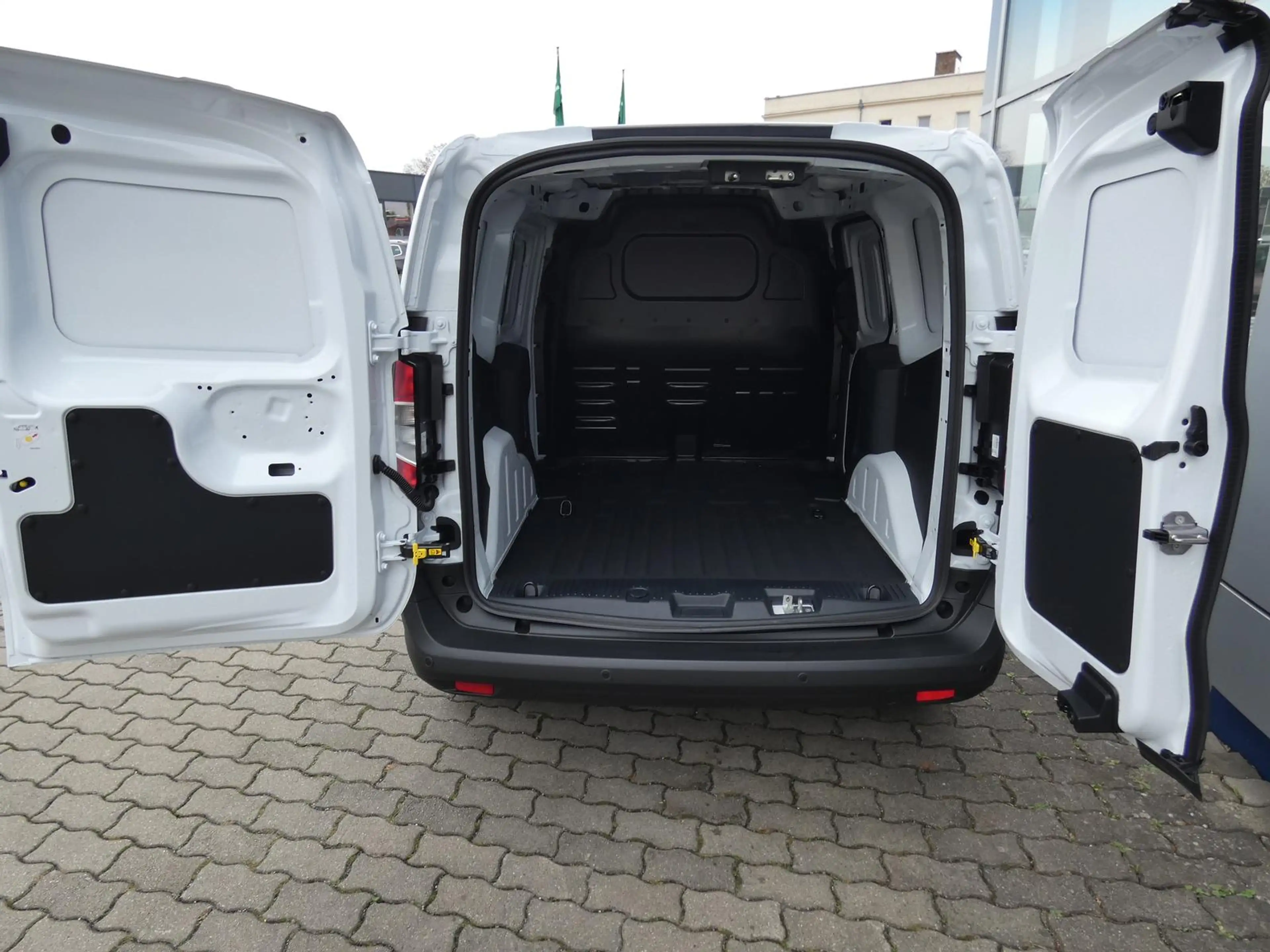Ford Transit Courier Trend 1.0 EcoBoost #WINTER-PAKET #GJR — photo 7