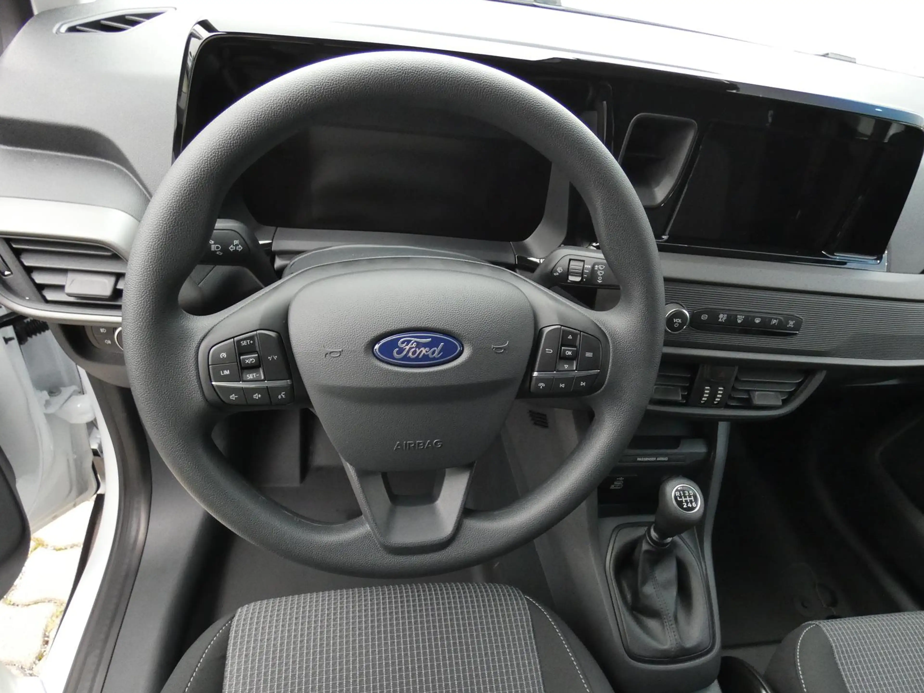 Ford Transit Courier Trend 1.0 EcoBoost #WINTER-PAKET #GJR — photo 11