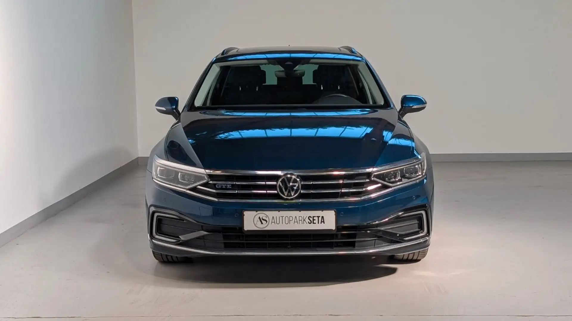 Volkswagen Passat Variant Passat 1.4TSI DSG Var. GTE TRAVEL*MATR*PANO*360° Bleu - 2