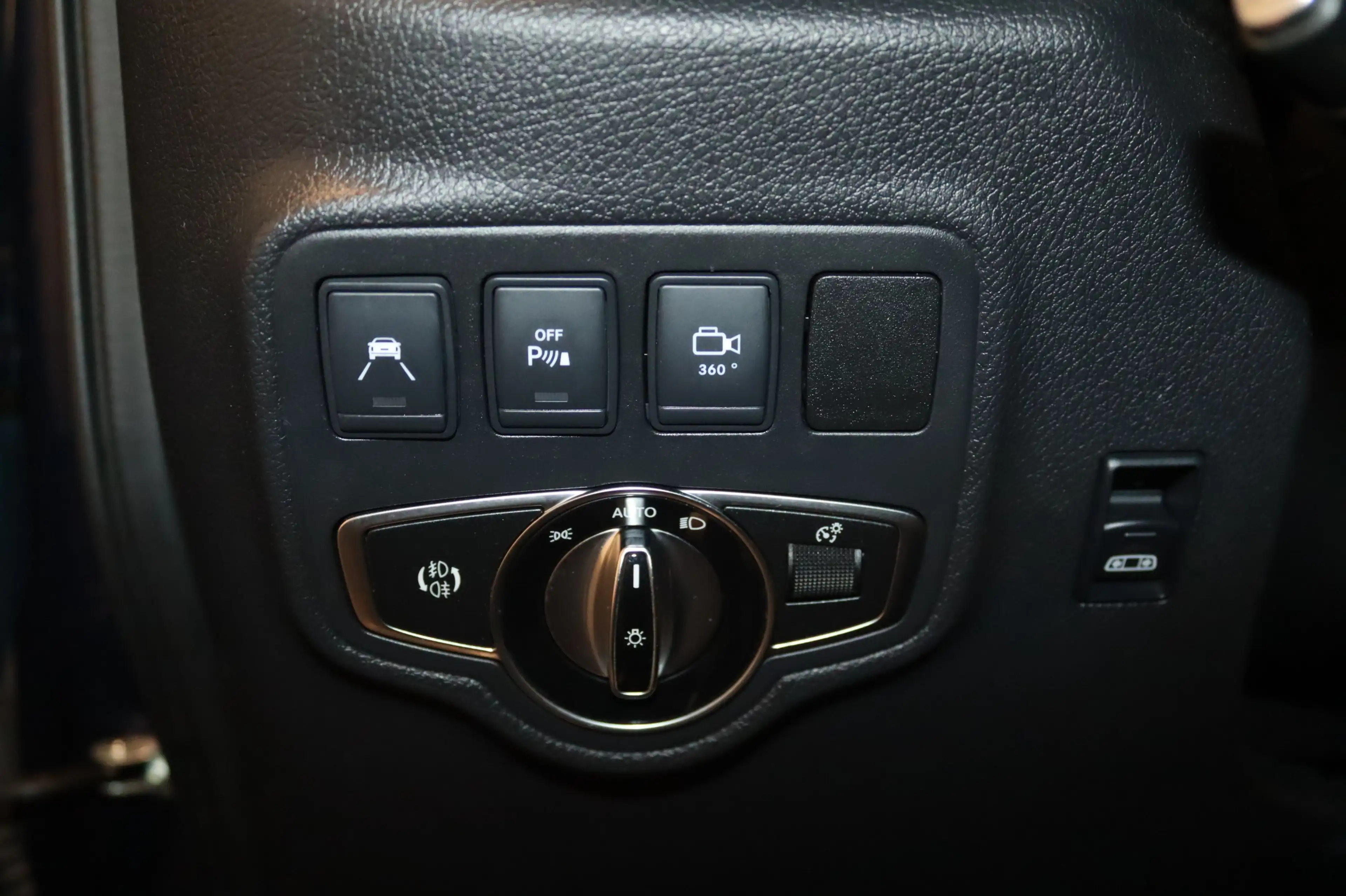 Mercedes-Benz X 350 4Matic Doppelkabine Edition-NAV-LED-360°- — photo 10