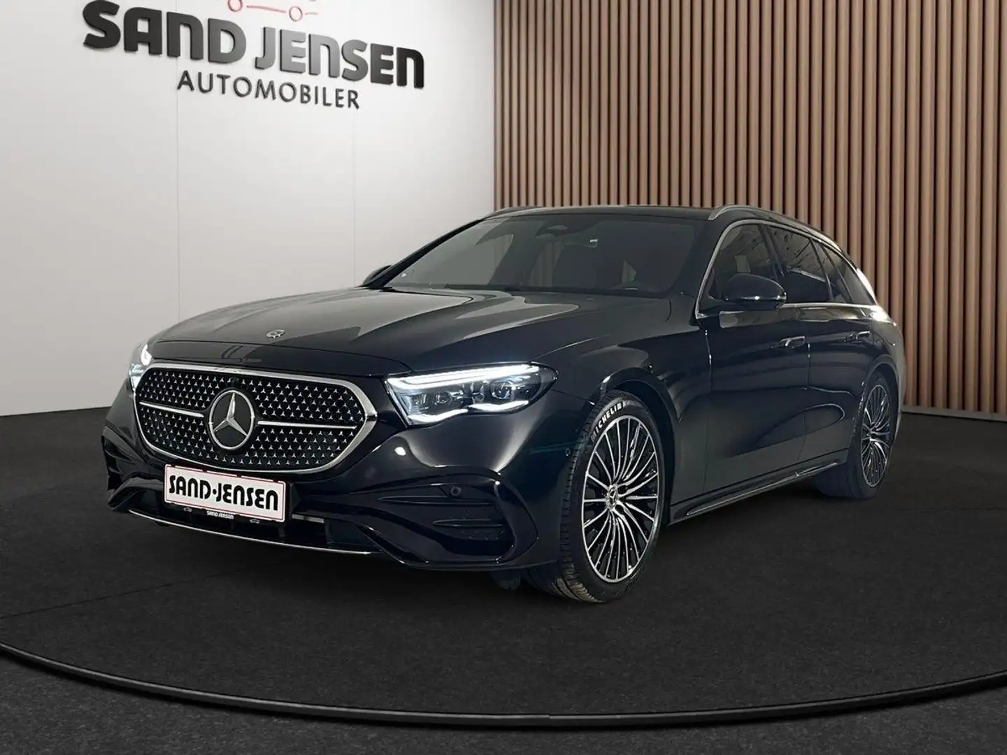 Mercedes-Benz E 300 E300 de T-Modell AMG Line Adv Plus AHK Superscreen Negro - 2