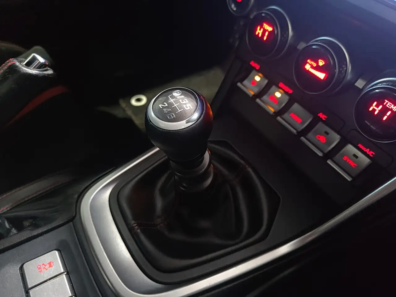 Subaru BRZ снимка Subaru BRZ
