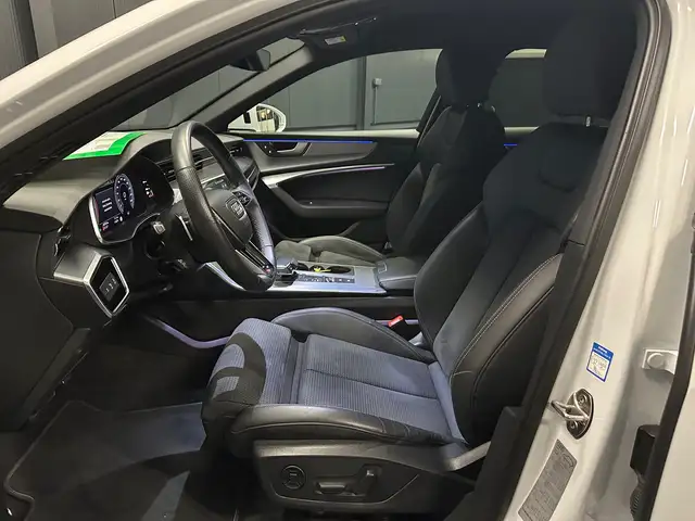 Audi A6 Avant view 15