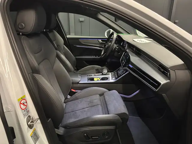 Audi A6 Avant view 10