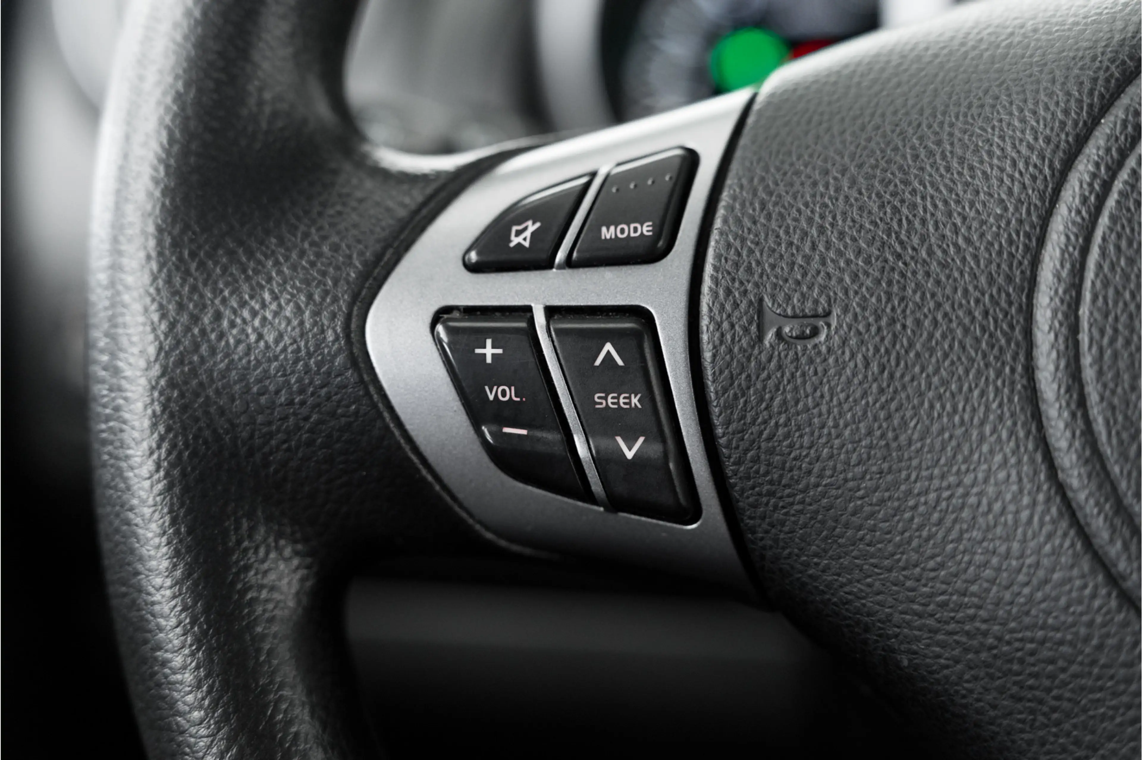 Suzuki Grand Vitara 2.4 Exclusive — photo 24