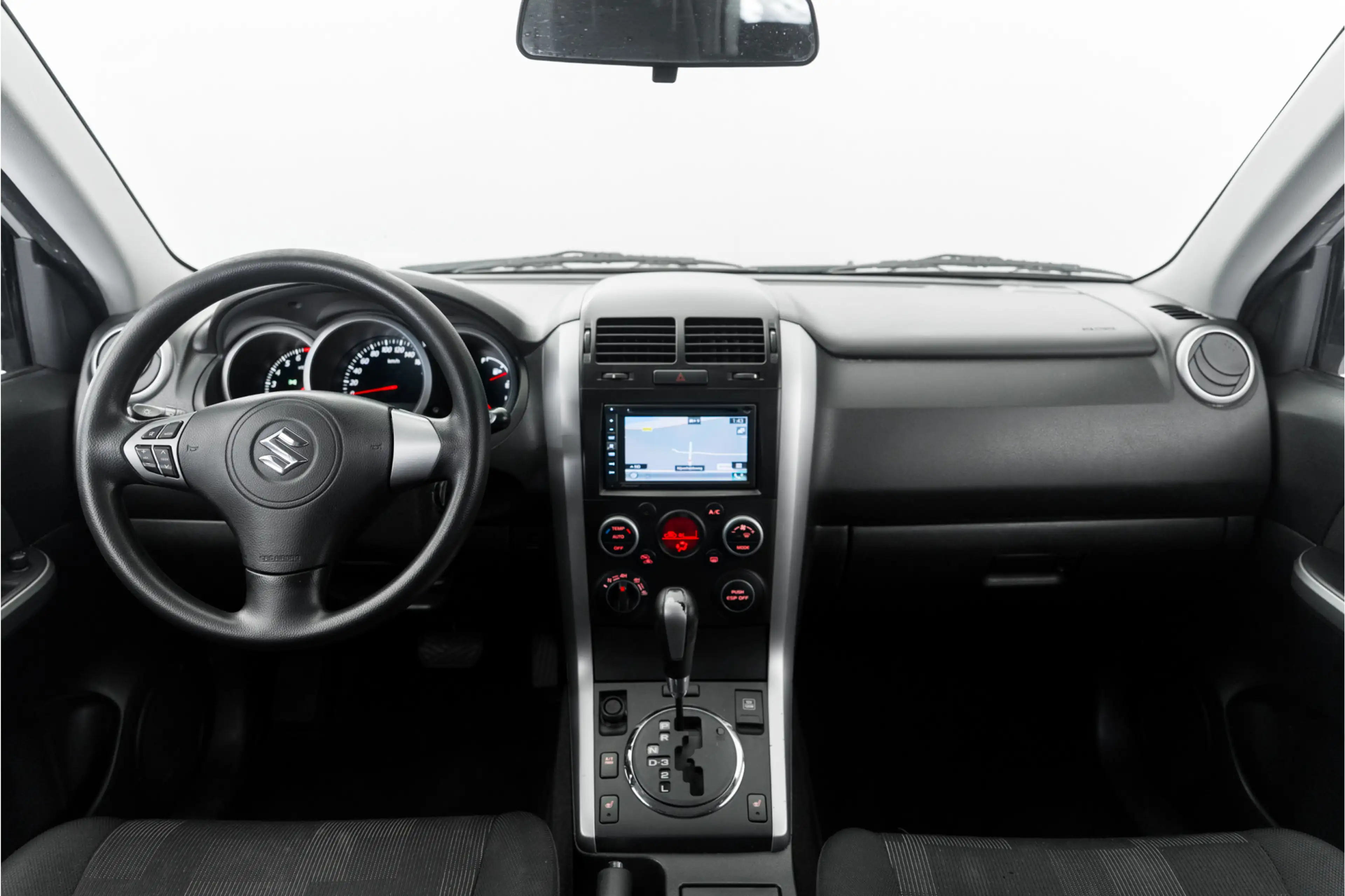 Suzuki Grand Vitara 2.4 Exclusive — photo 2