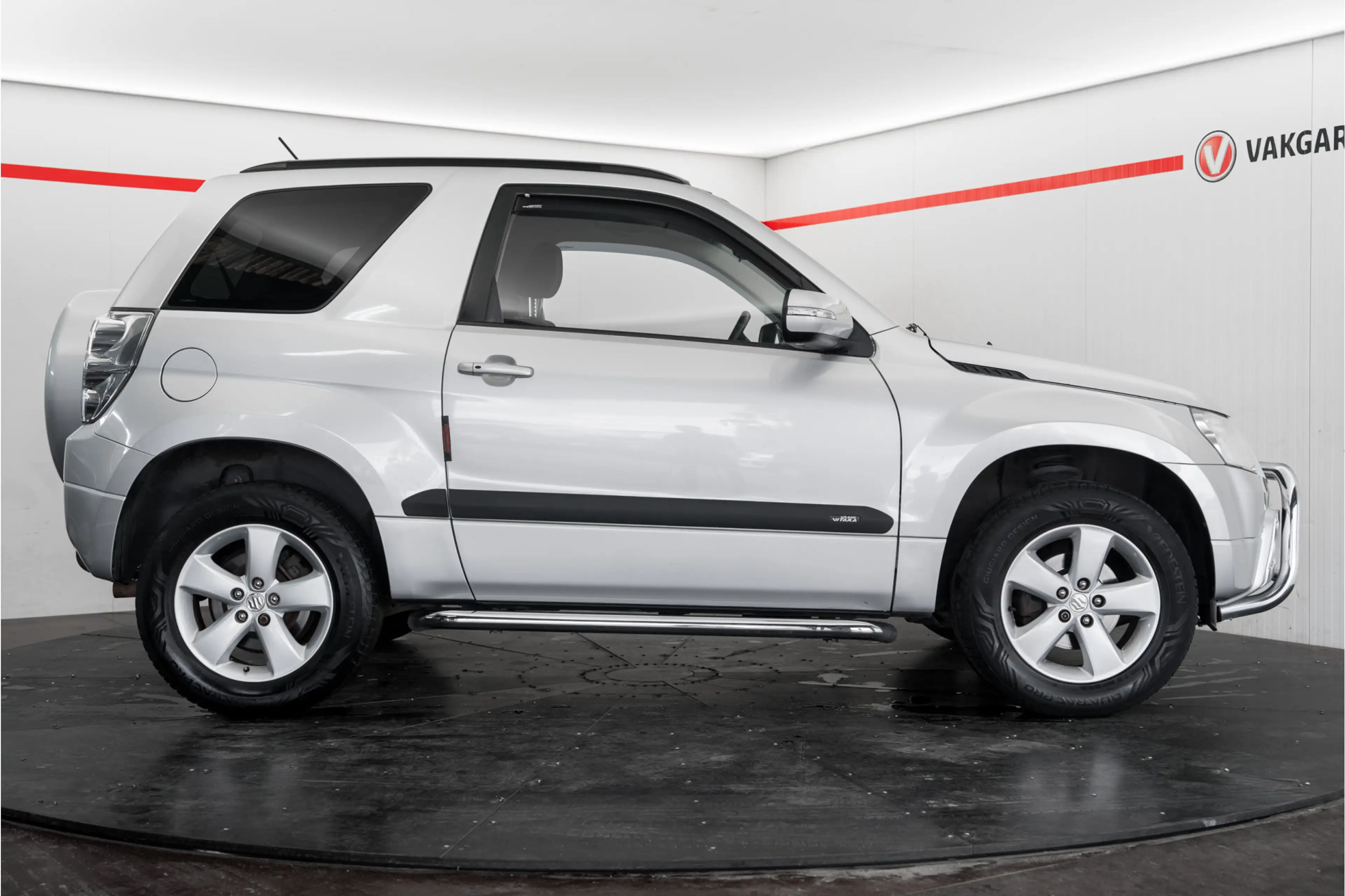 Suzuki Grand Vitara 2.4 Exclusive — photo 7
