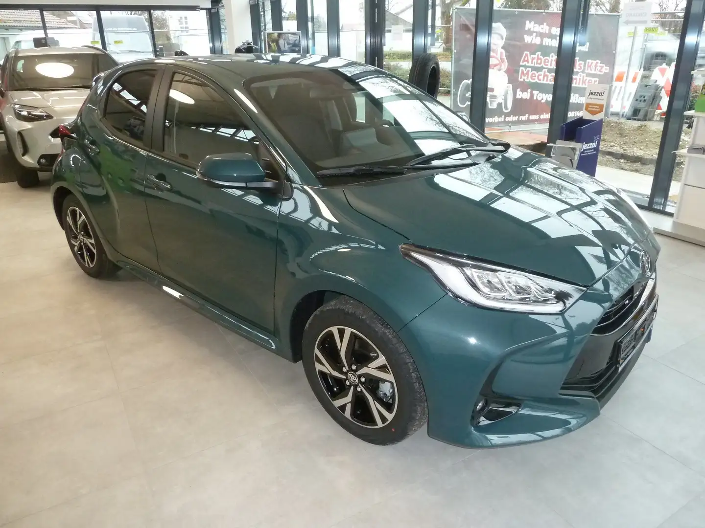 Toyota Yaris Hybrid Teamplayer *Comfort-Paket* Verde - 2