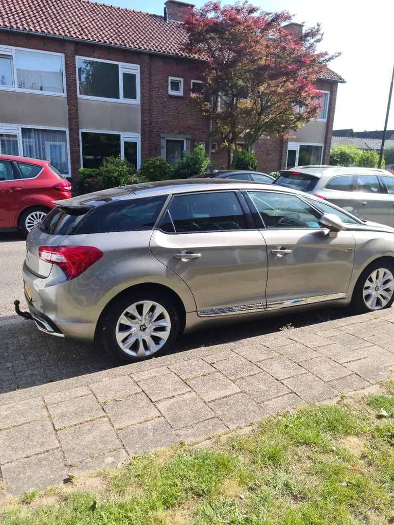 Citroen DS5 Hybrid4 Sport Chic BMP6 - 2