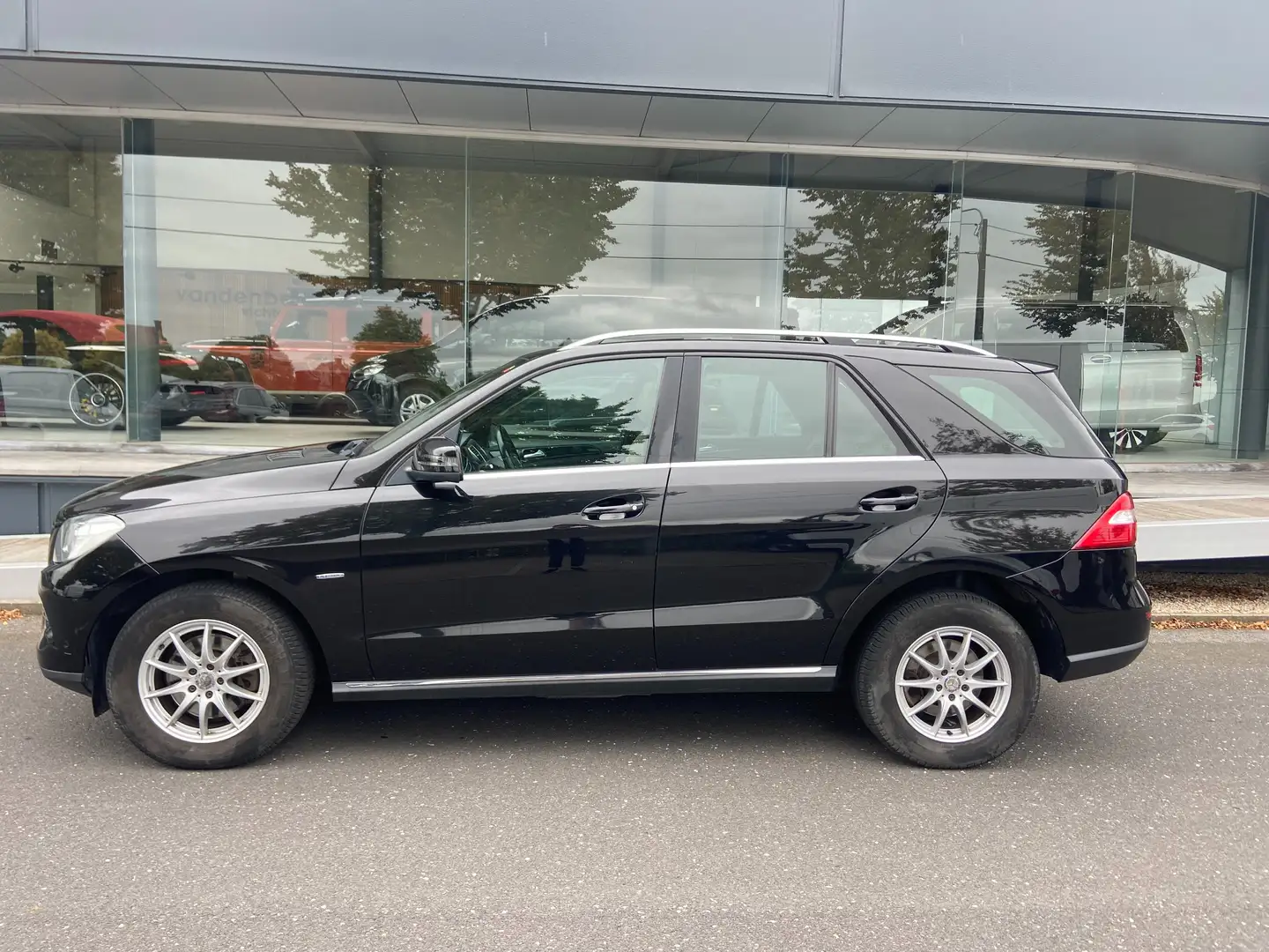 Mercedes-Benz ML 250 4M 7G-TRONIC TREKHAAK LEDER NAVI VERWAR ZETEL Zwart - 2