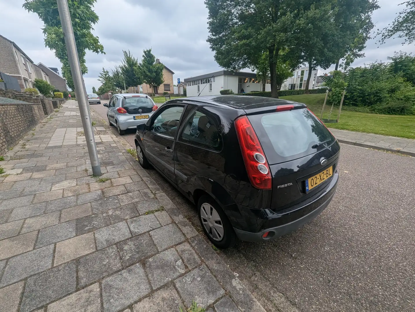 Ford Fiesta 1.3-8V Cool & Sound Zwart - 2