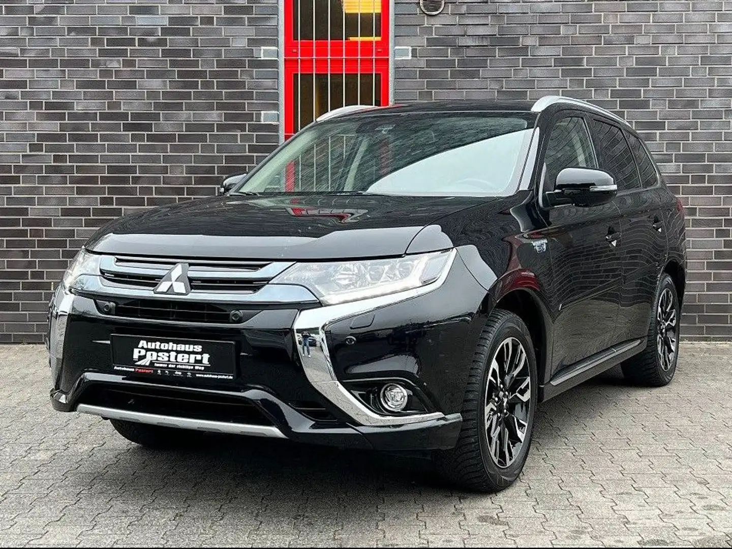 Mitsubishi Outlander PHEV Top 4WD Schwarz - 1