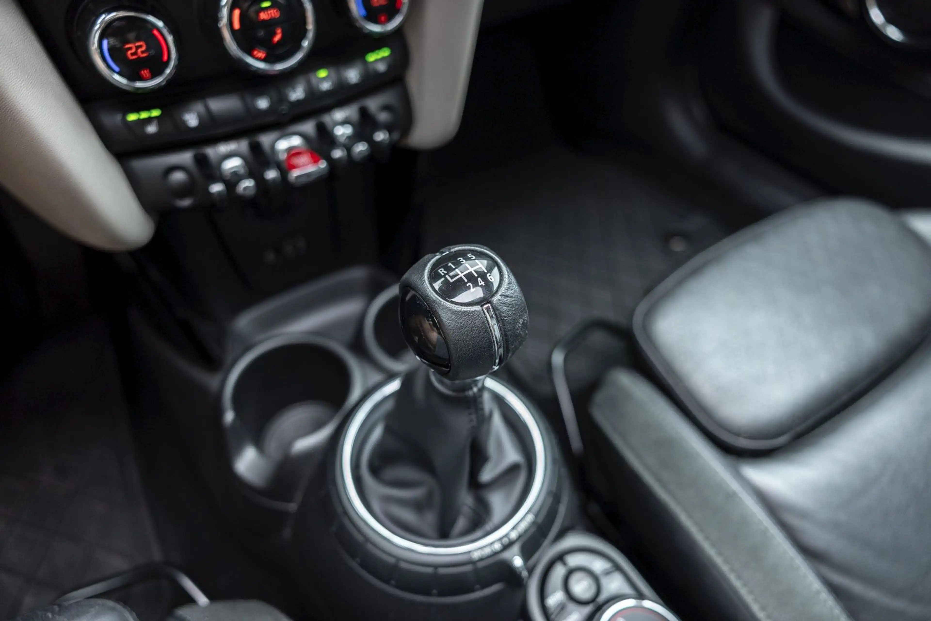 MINI Cooper S CHILLI+WIRED+VOLLLEDER+LED+PDC — photo 12