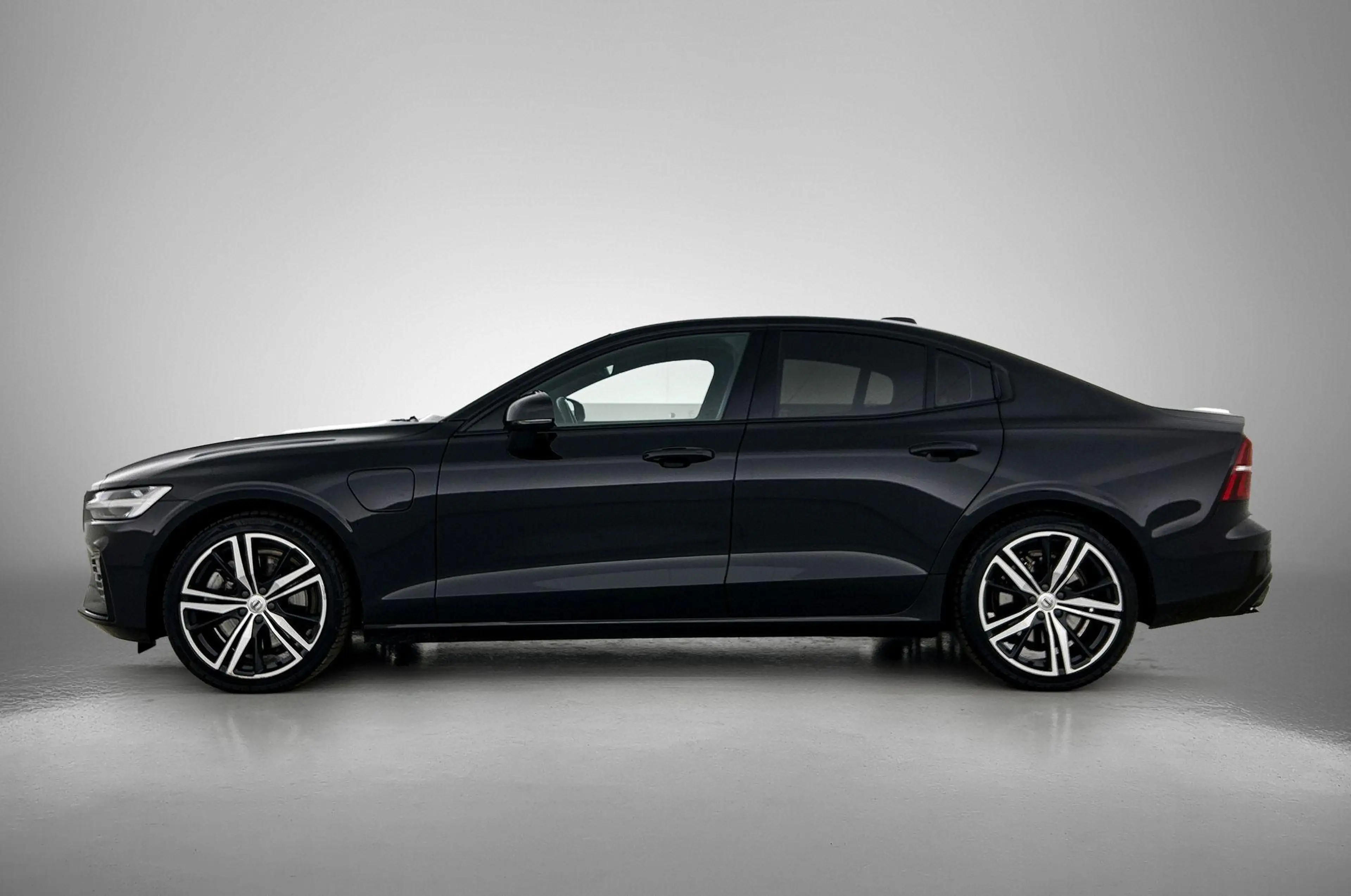Volvo S60 2.0 Recharge T6 AWD R-Design | Automaat | Apple Ca — photo 2