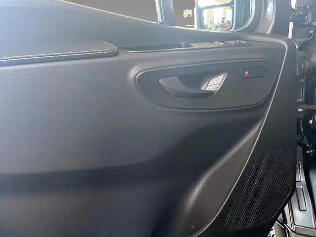 Mercedes-Benz Sprinter view 13