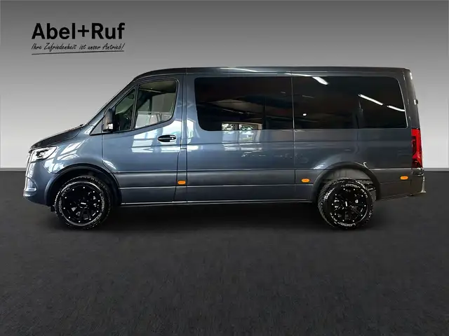 Mercedes-Benz Sprinter view 5
