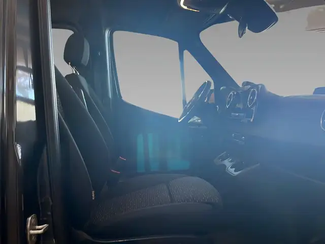 Mercedes-Benz Sprinter view 12