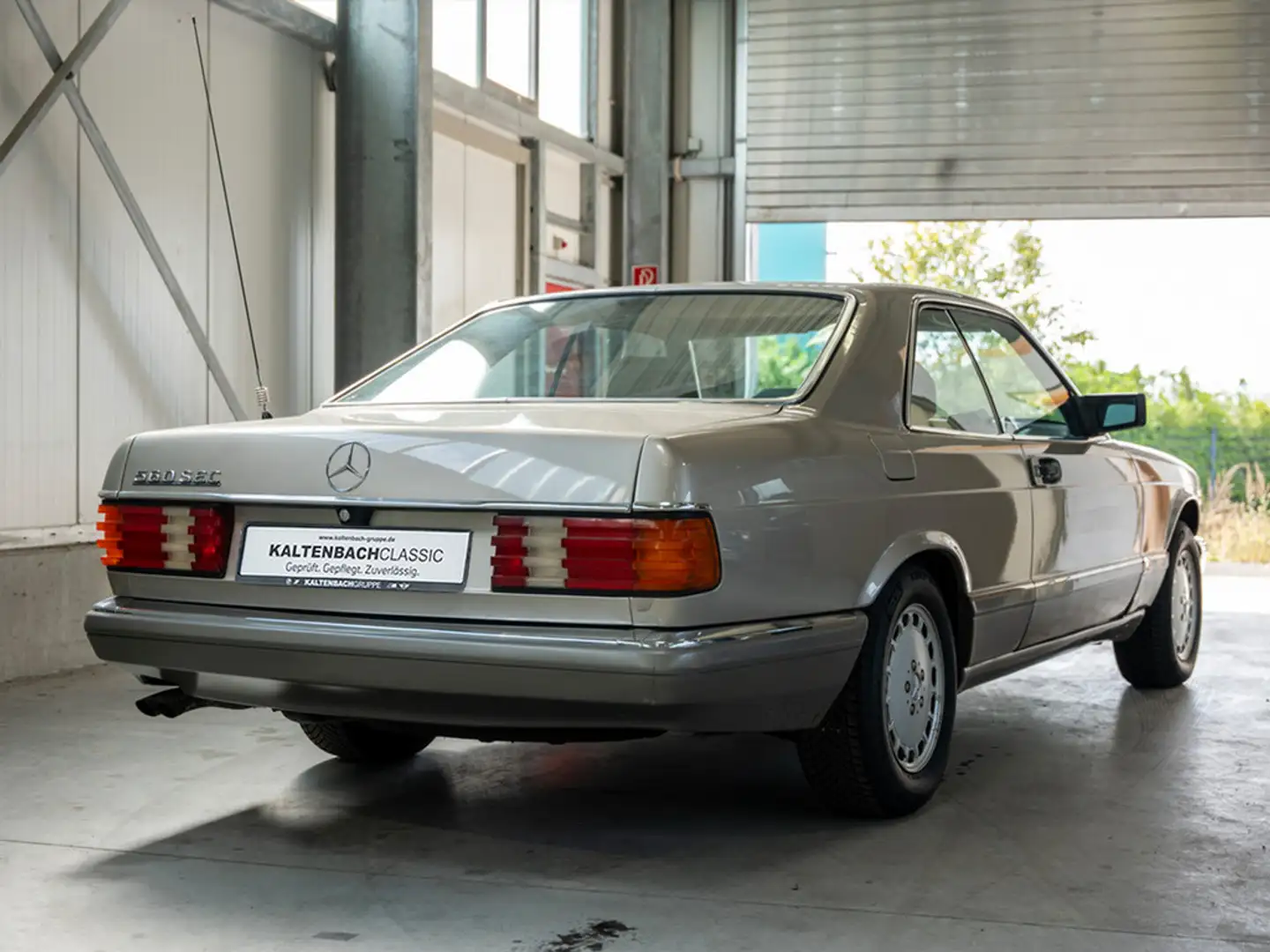 Mercedes-Benz 560 SEC C126 SCHIEBEDACH SHZ MEMORY KLIMA Argent - 2