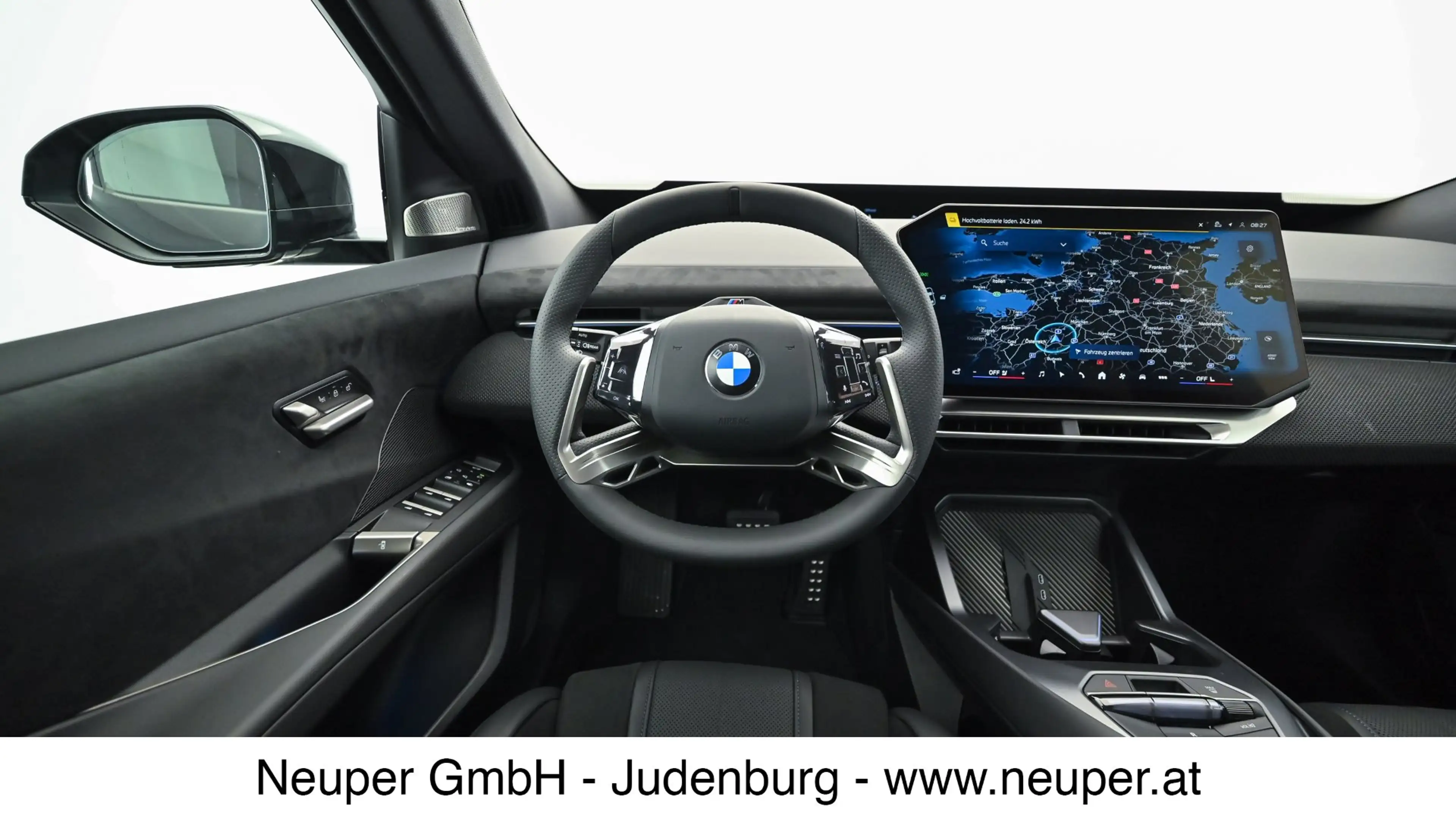 BMW iX3 50 xDrive — photo 11