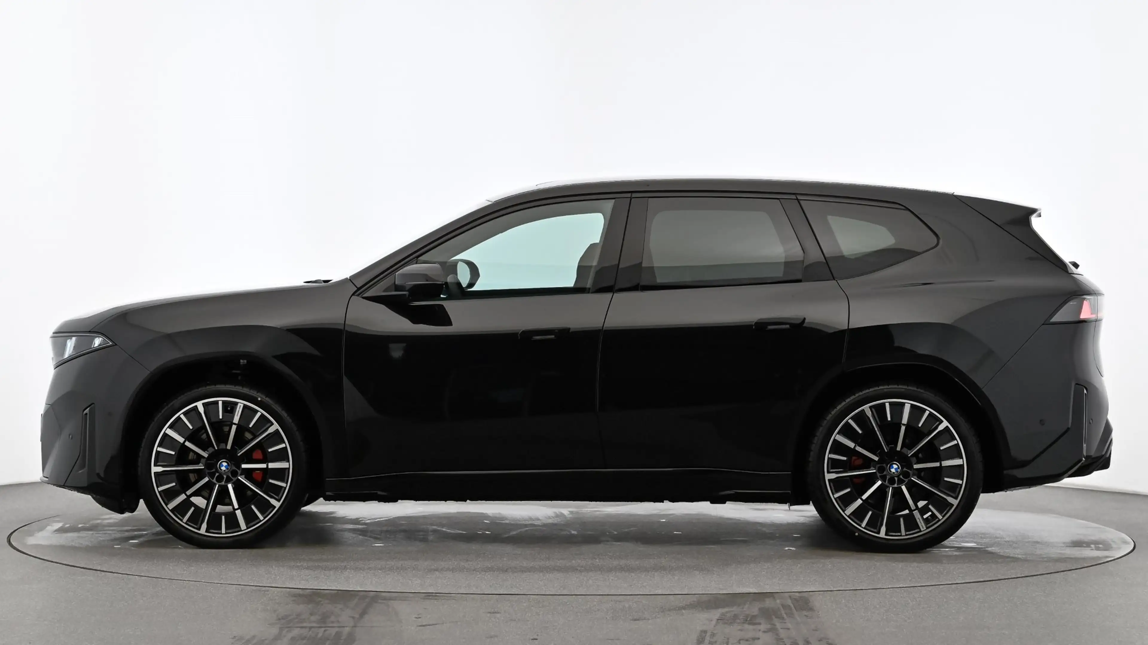 BMW iX3 50 xDrive — photo 4