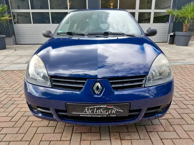 Renault Clio view 2