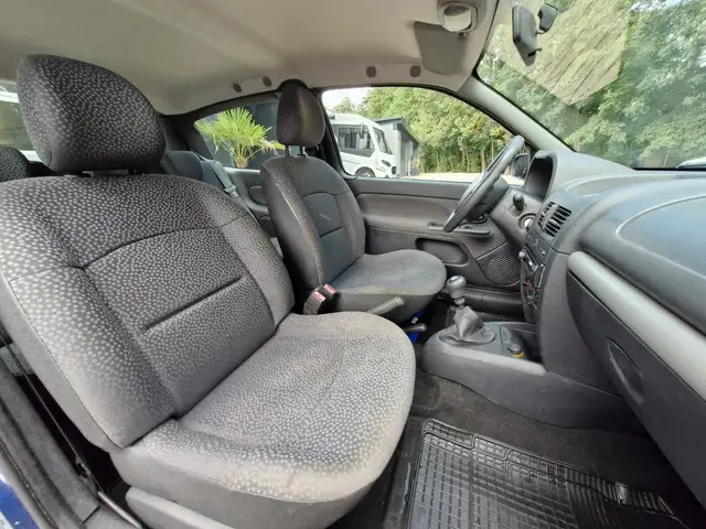 Renault Clio view 12