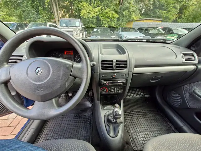 Renault Clio view 11