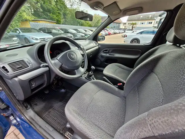 Renault Clio view 9