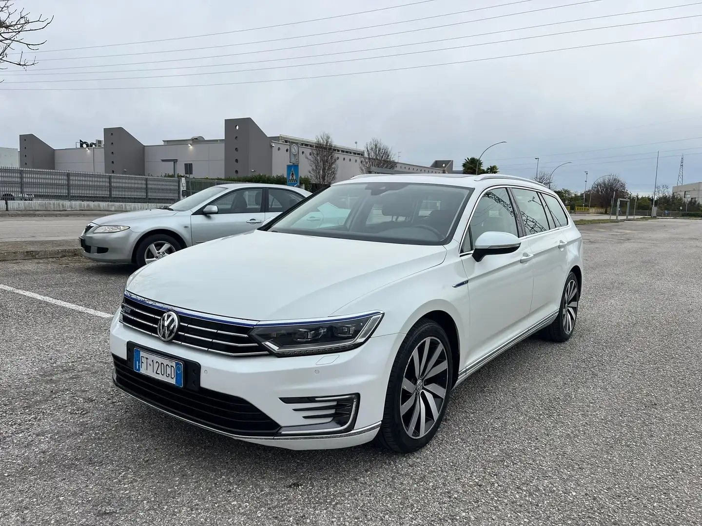 Volkswagen Passat Variant Passat VIII Variant 1.4 phev GTE dsg Bianco - 1