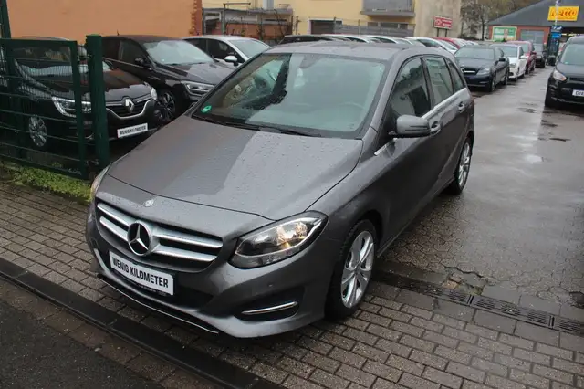 Mercedes-Benz B 180 B180 1.6/2.Hand/Kamera/Ahk./Temp/Allwetter/Navi
