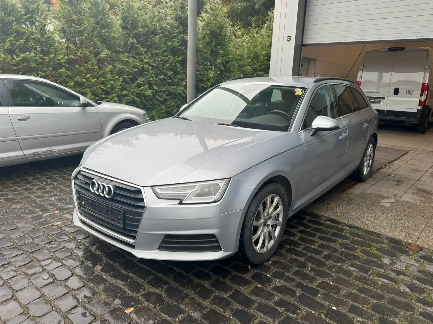 Audi A4 Avant quattro basis *KLIMA*NAVI*AUTOMATIK* Argent - 2
