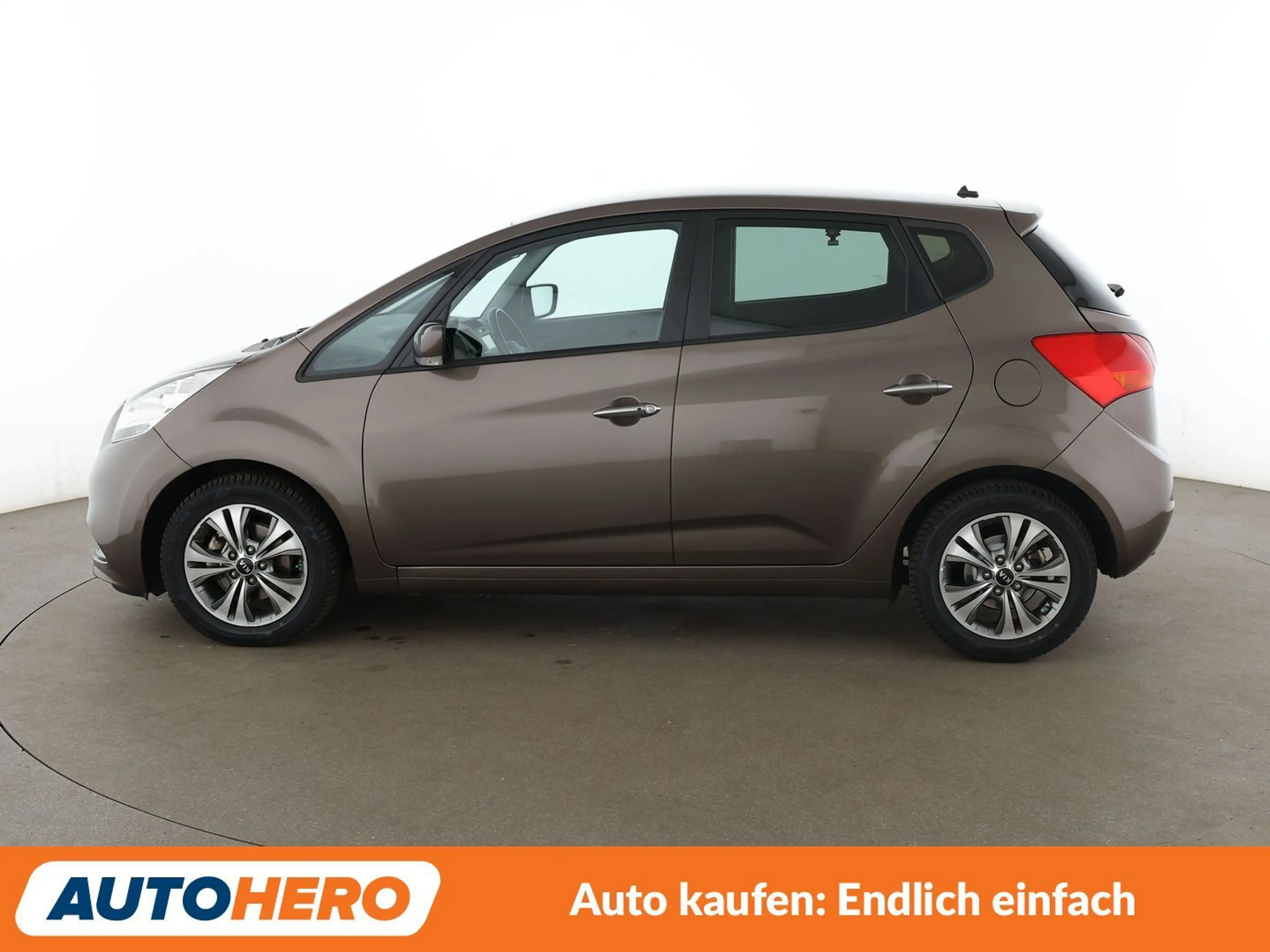 Kia Venga 1.6 Dream Team Aut.*NAVI*PDC*SHZ*ALU*KLIMA* — photo 3