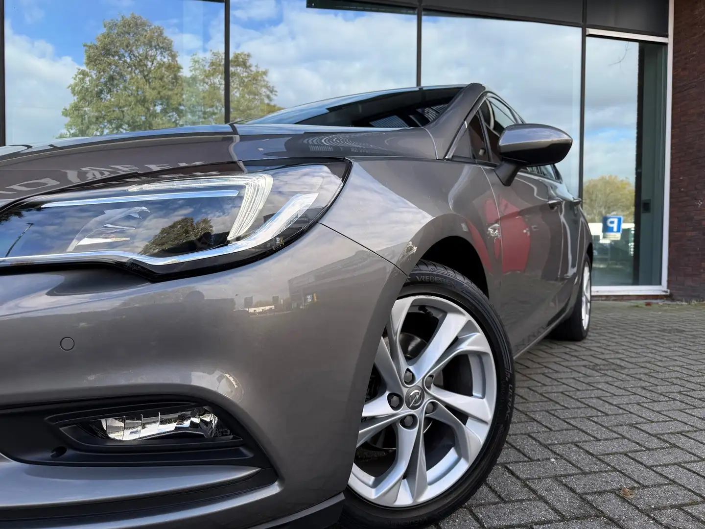 Opel Astra 1.4 Turbo - Navi - Climate - Parkeerhulp - Trekhaa Grigio - 2