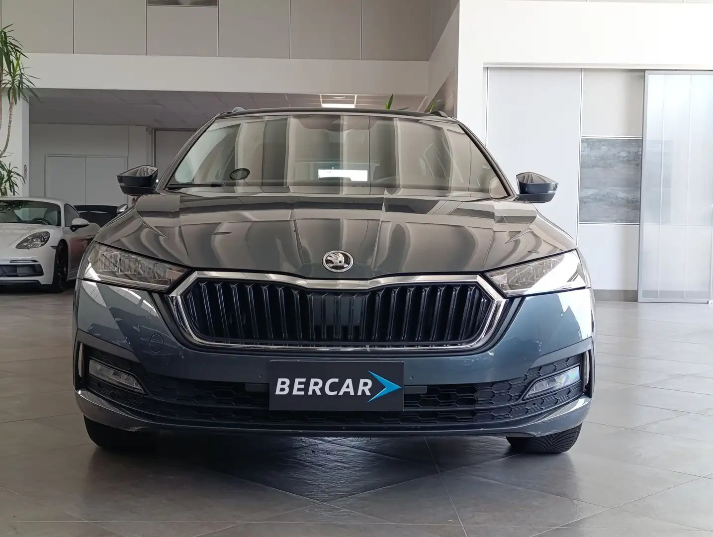 Skoda Octavia Wagon 2.0 TDI SCR Executive - 2