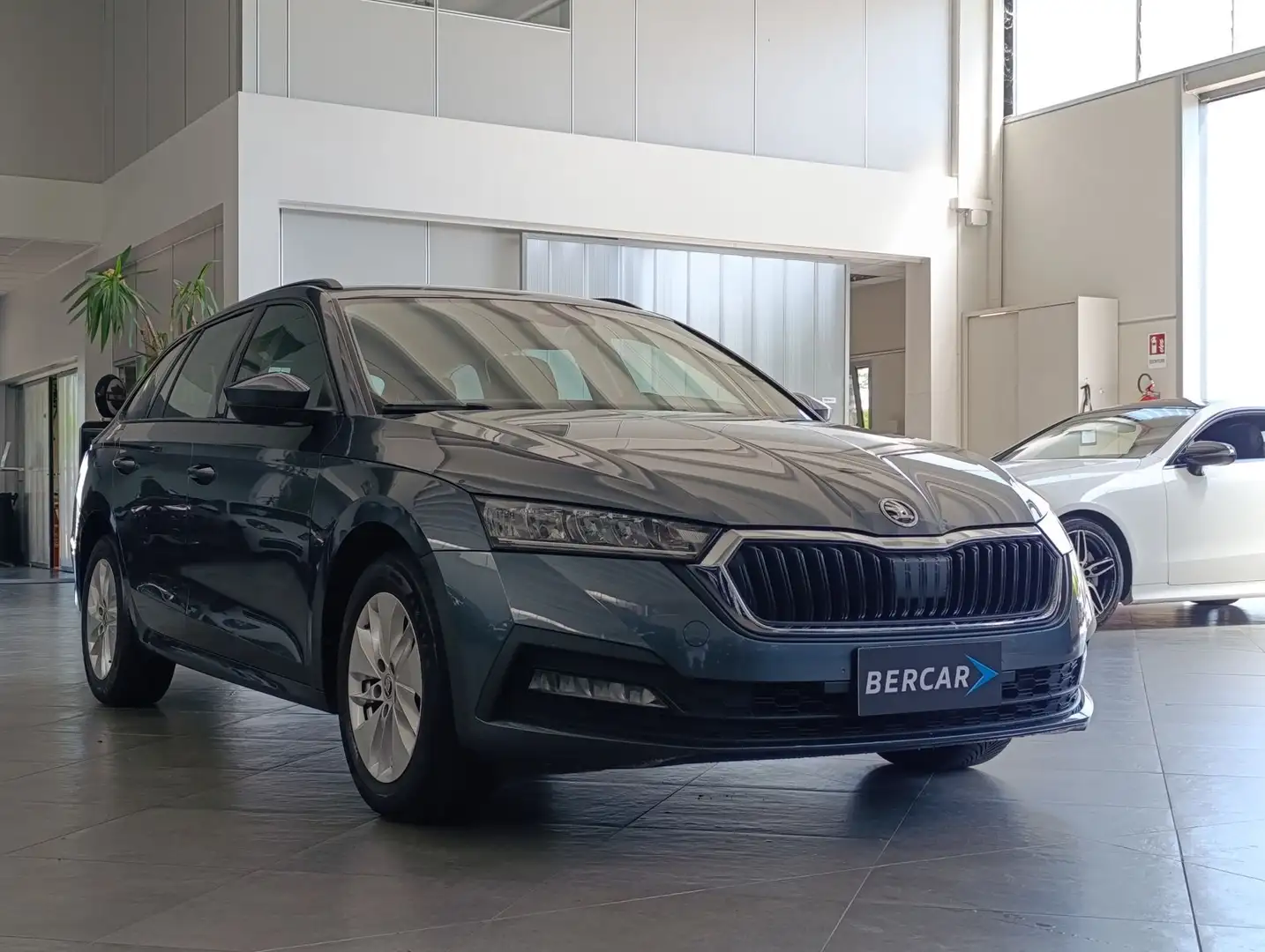 Skoda Octavia Wagon 2.0 TDI SCR Executive - 1