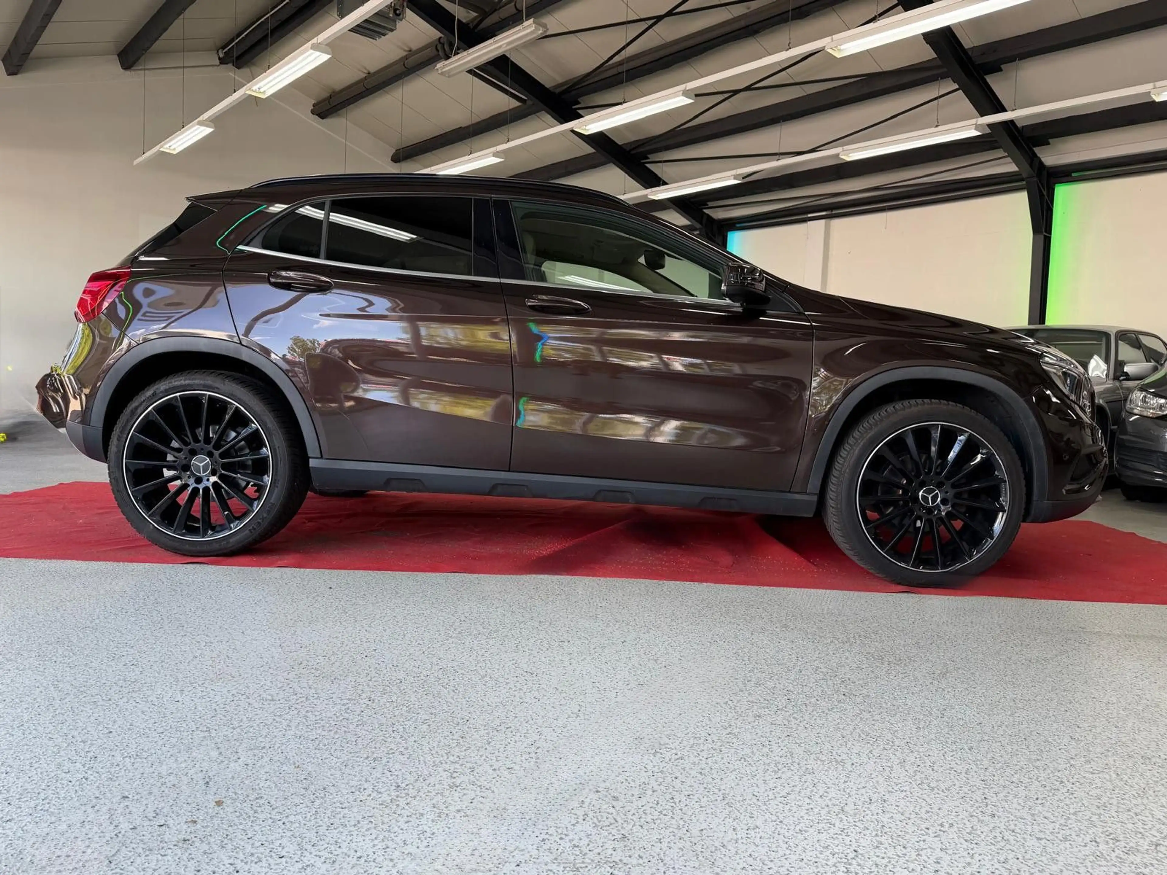 Mercedes-Benz GLA 200 -AMG Line -20" -Automatik -Style — photo 10