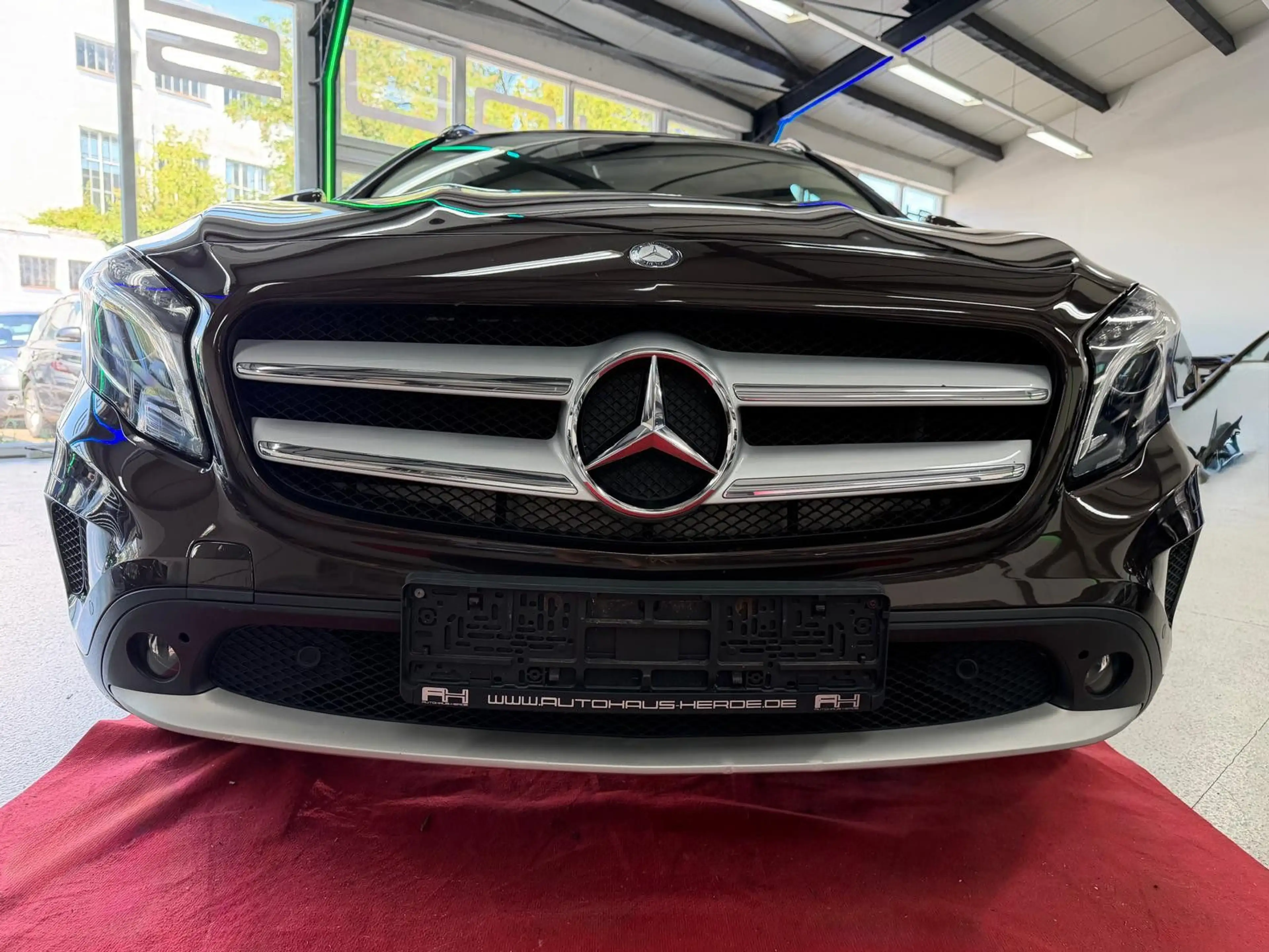 Mercedes-Benz GLA 200 -AMG Line -20" -Automatik -Style — photo 11